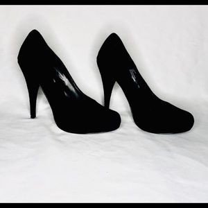 Steve Madden Black Suede Heels size 6.5